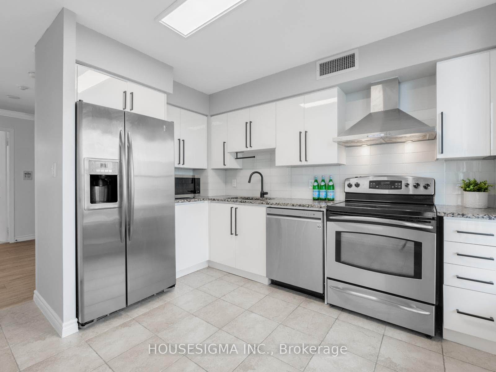 18 Spring garden Avenue Unit 3802 photo 12