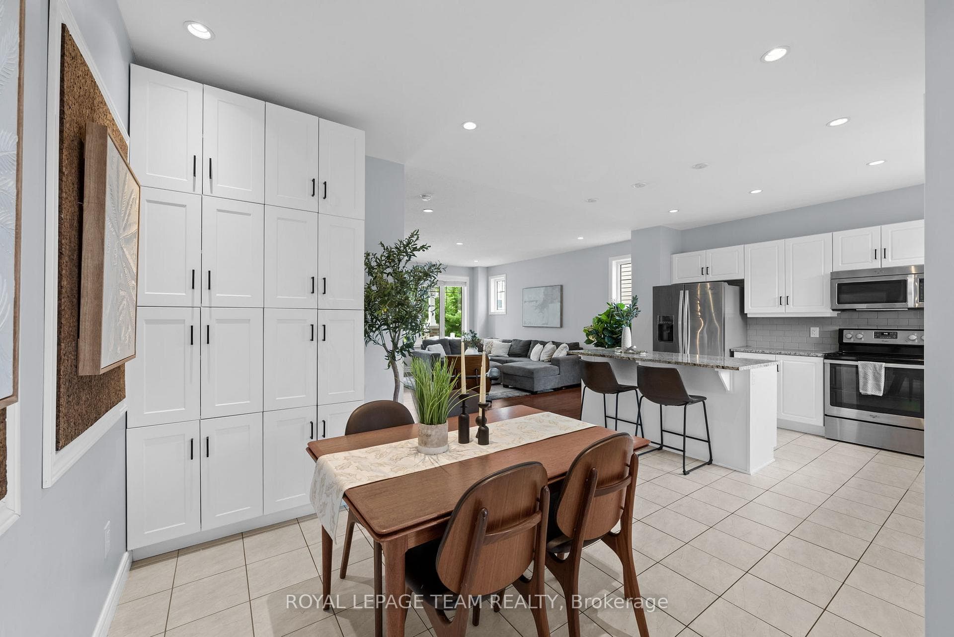 431 Sweetflag Street photo 16