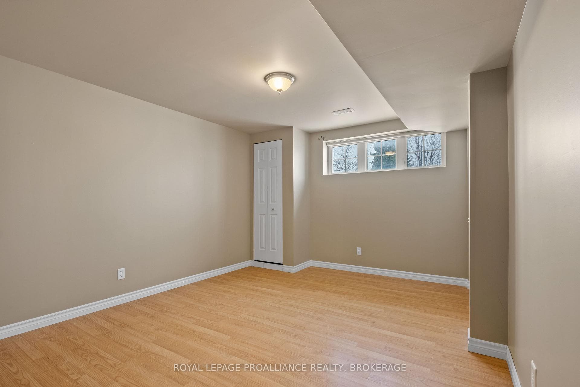 832 Peachwood Street photo 21