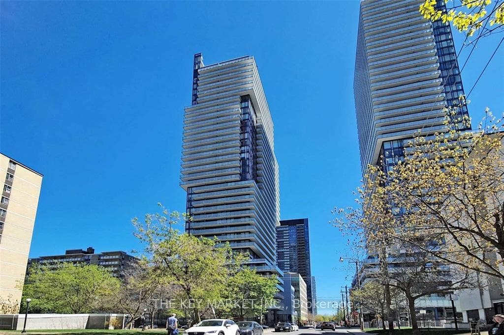 185 Roehampton Avenue Unit 2402 photo 3