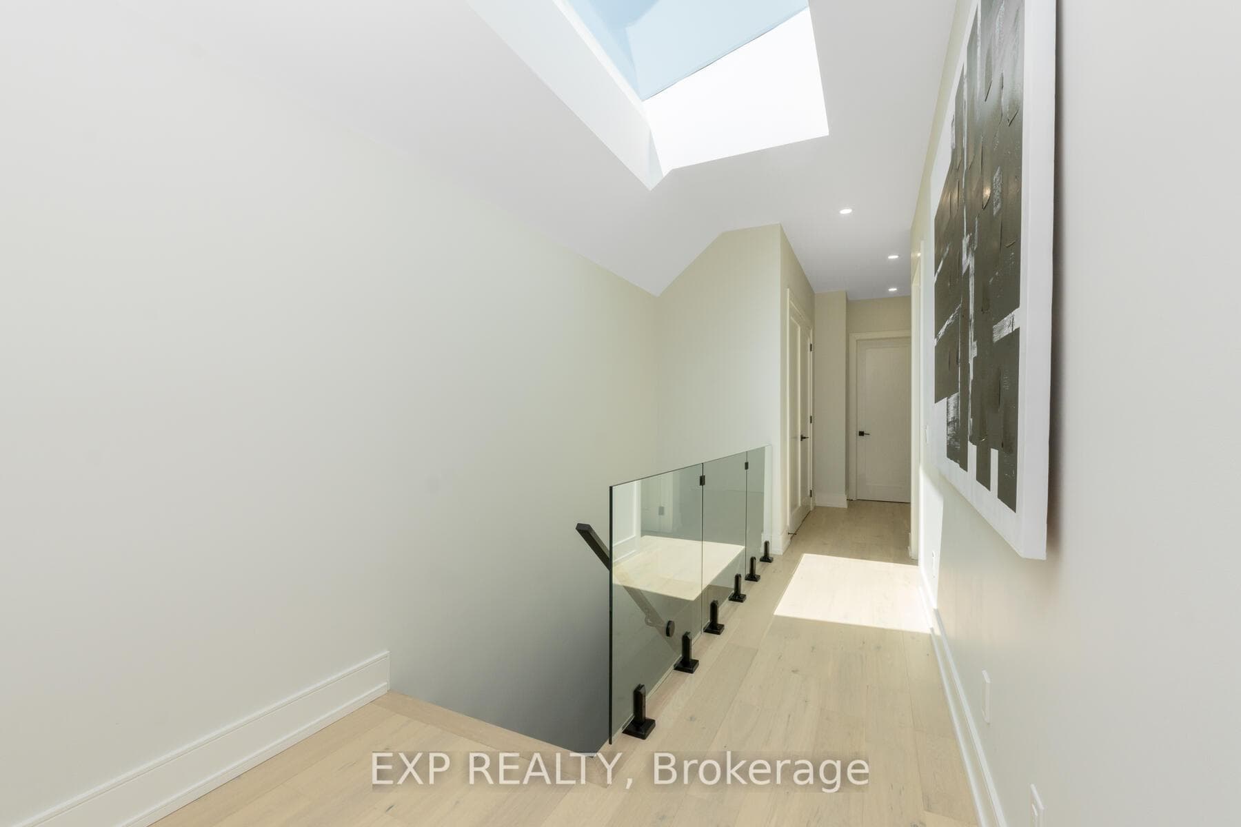 39A Evans Avenue photo 16