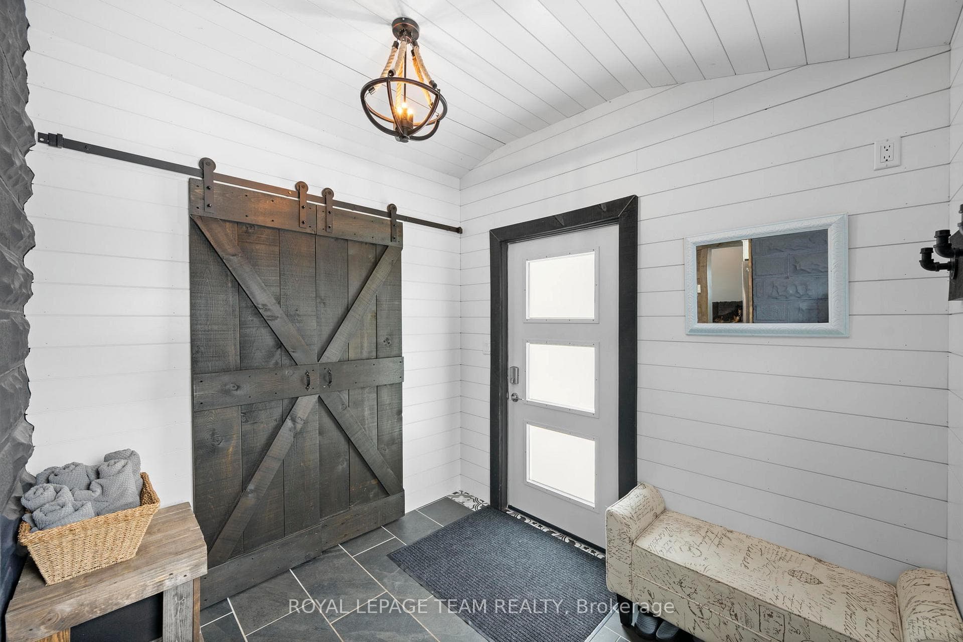 5529 Lion Street photo 5