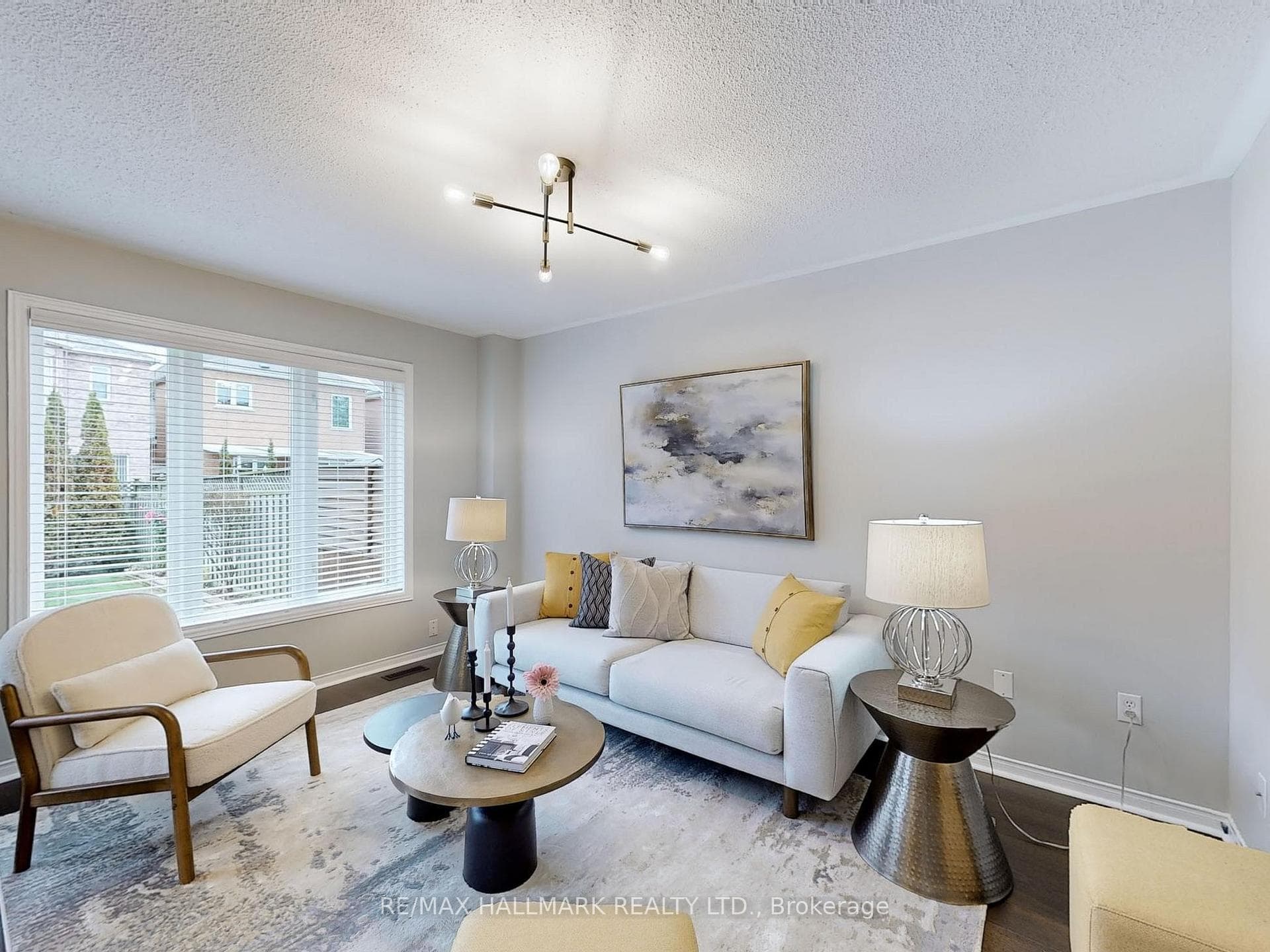 43 Eastport Drive photo 2