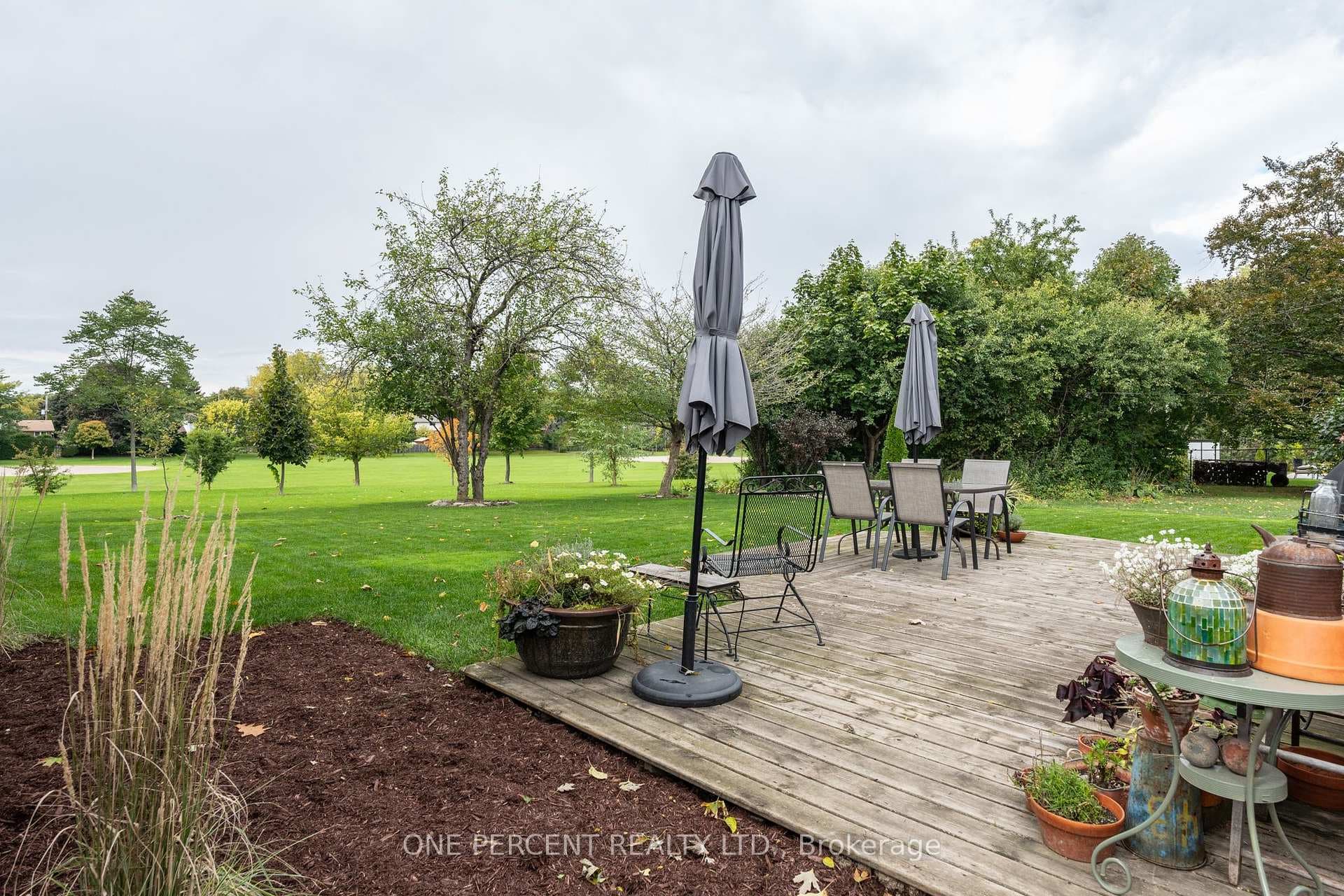 90 Pleasant Avenue photo 3