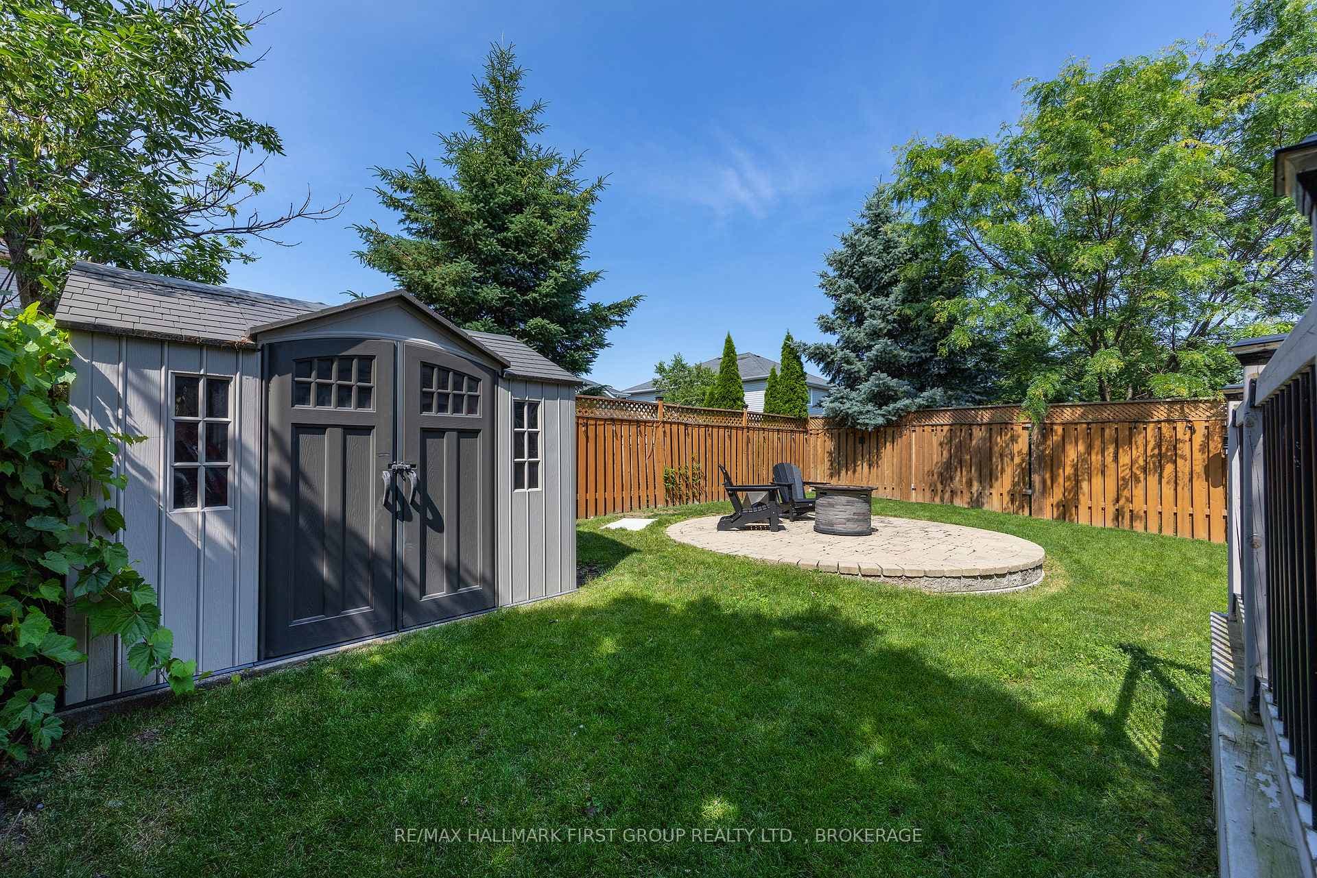 393 CAVENDISH Crescent photo 40