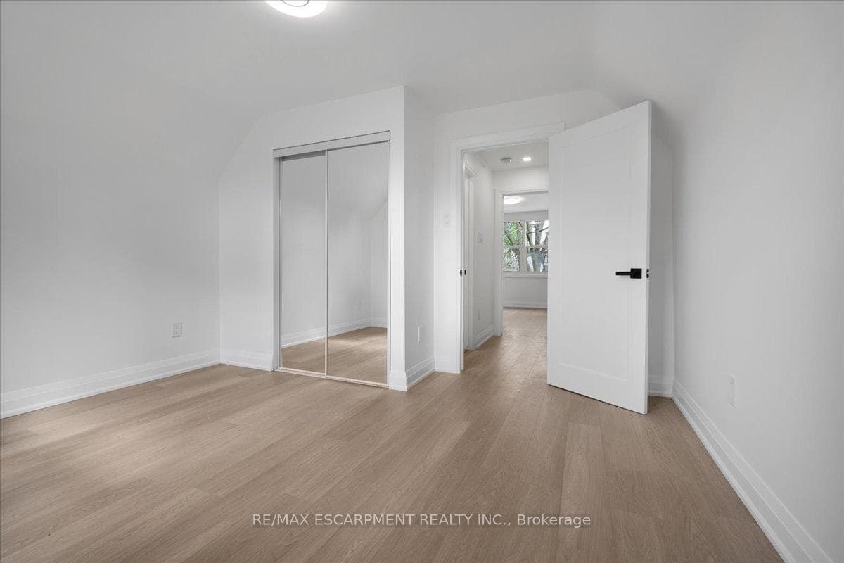 30 Martin Road photo 19