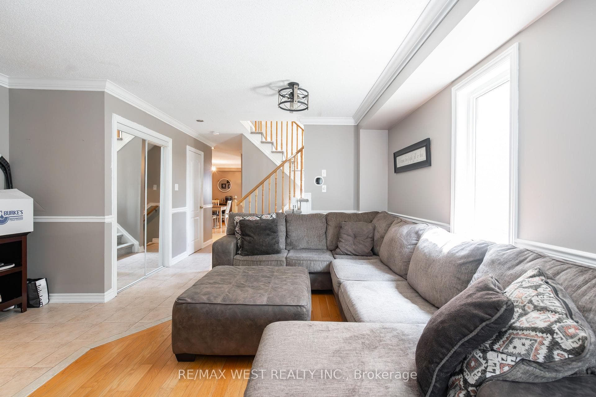 27 Succession Crescent photo 8