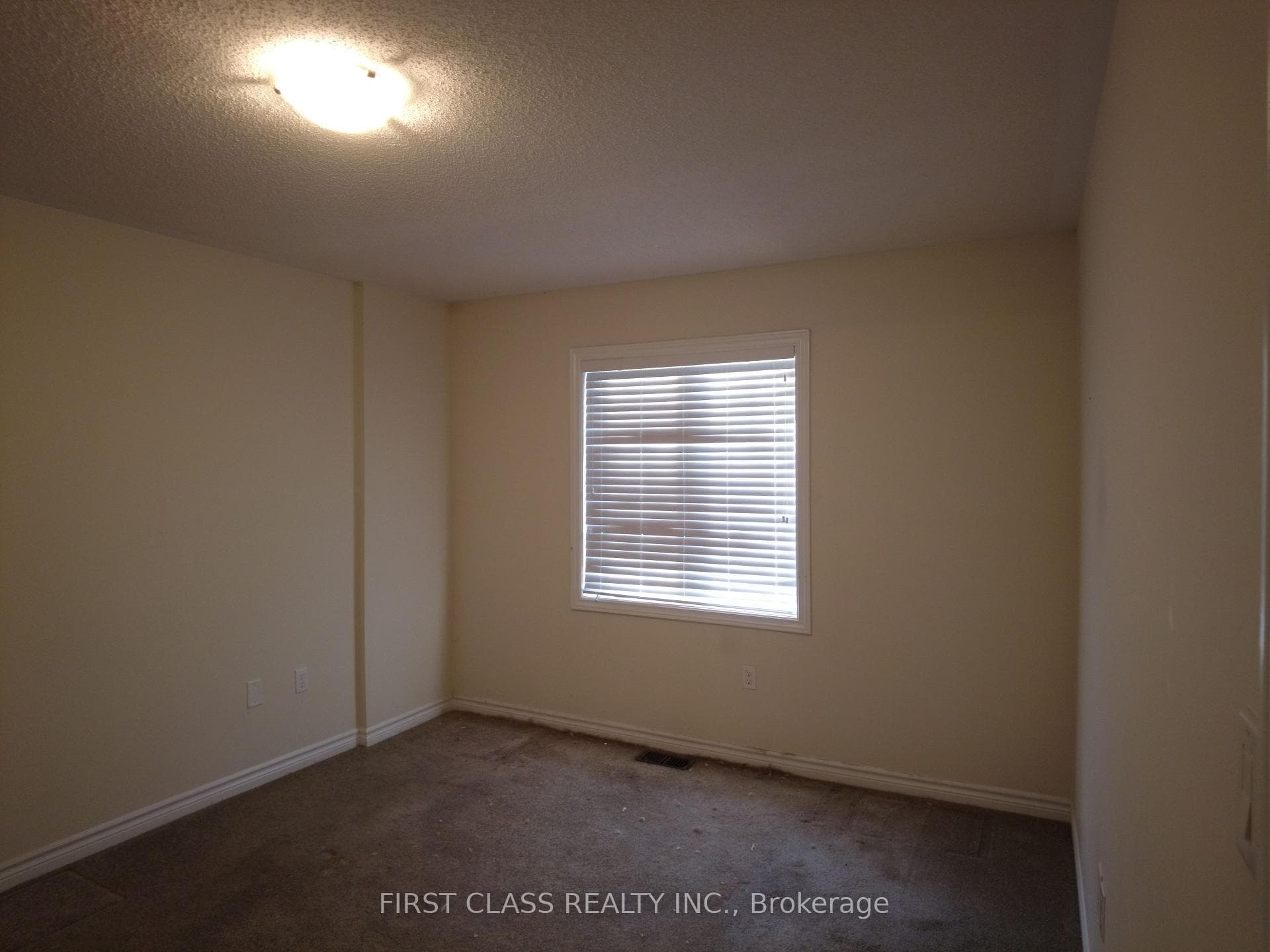 18 Streathern Way photo 23