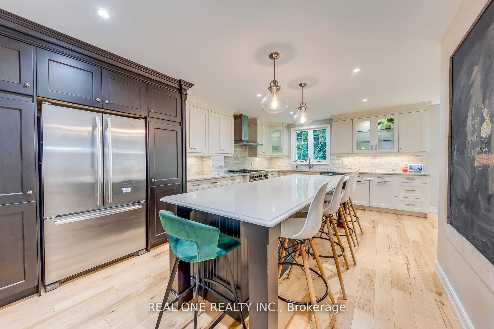 1054 Montrose Abbey Drive photo 12