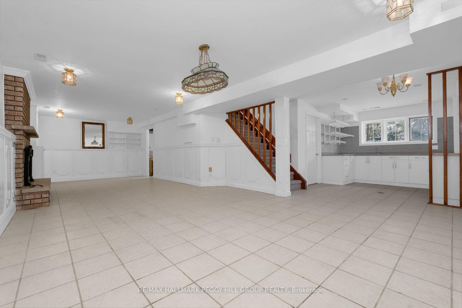 395 Collins Drive photo 18