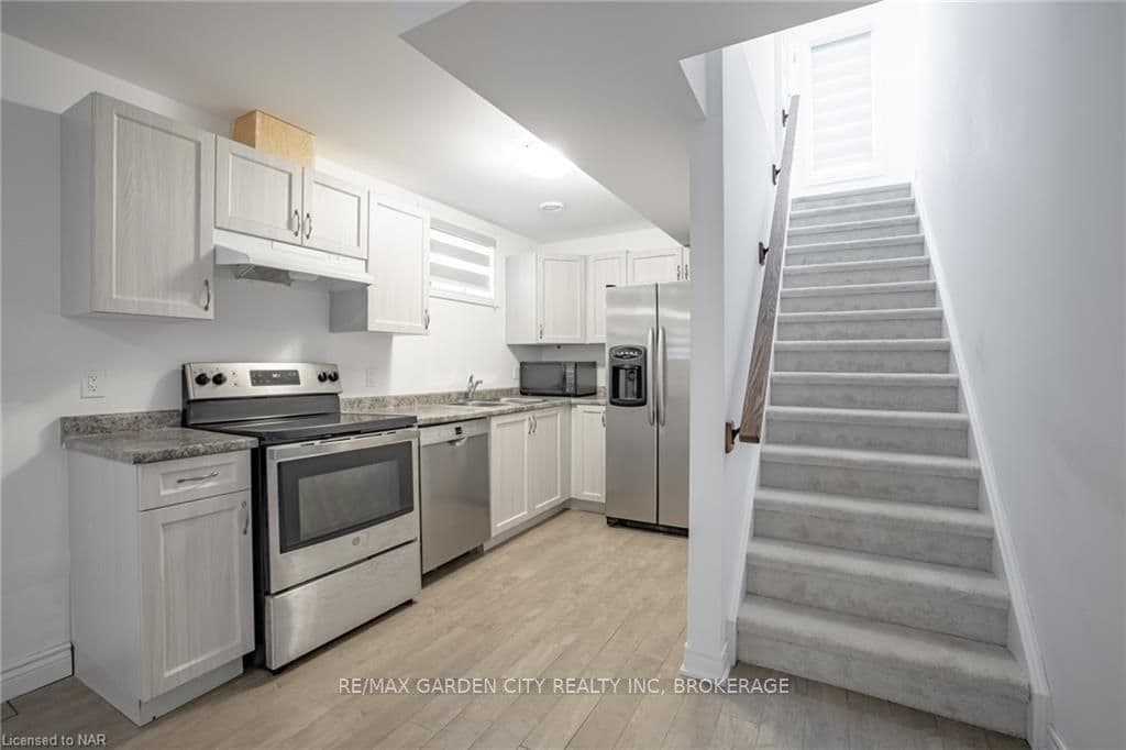 31 AUTUMN Avenue photo 5