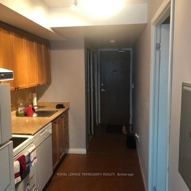 219 Fort York Boulevard Unit 407 photo 6