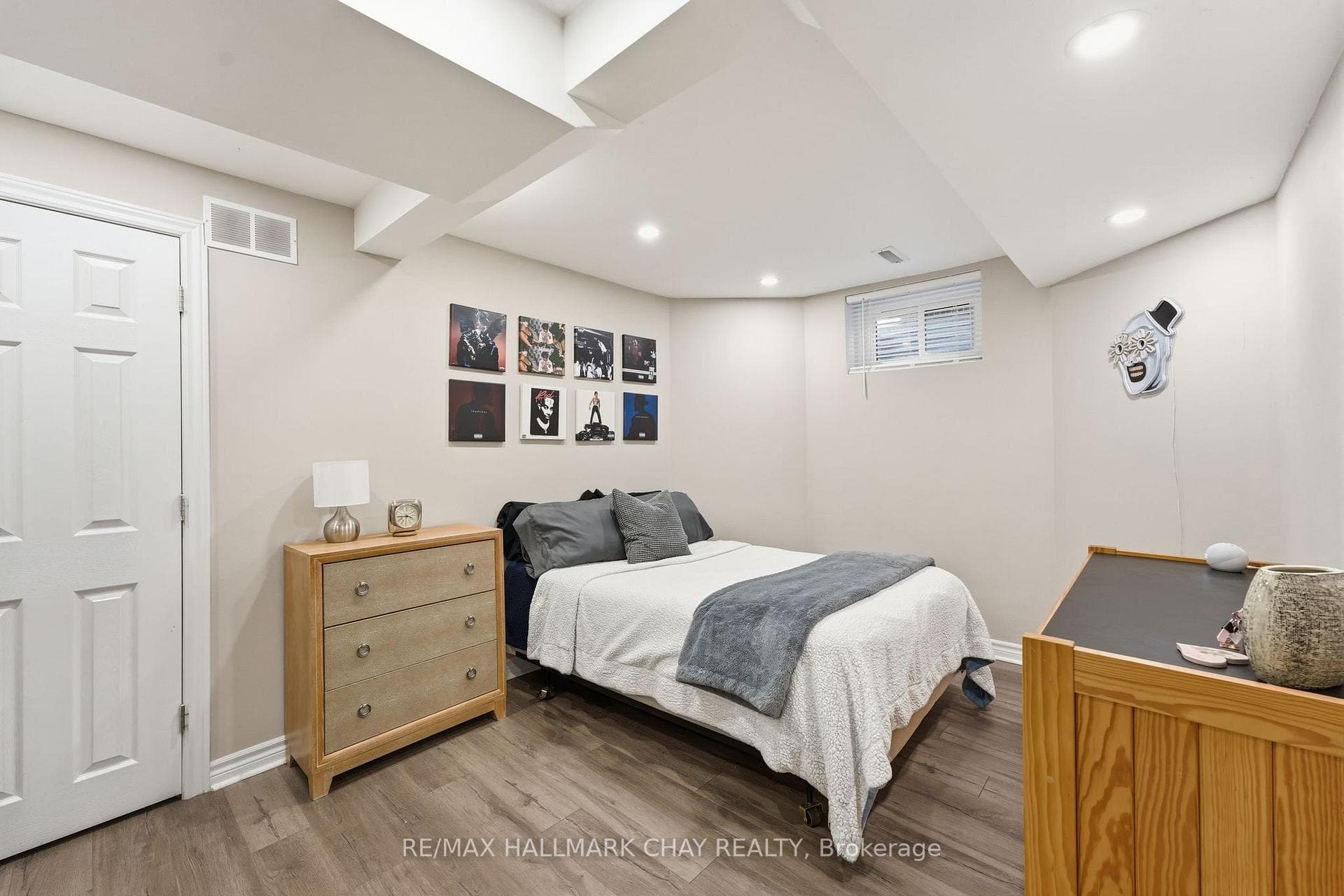 228 Wessenger Drive photo 27