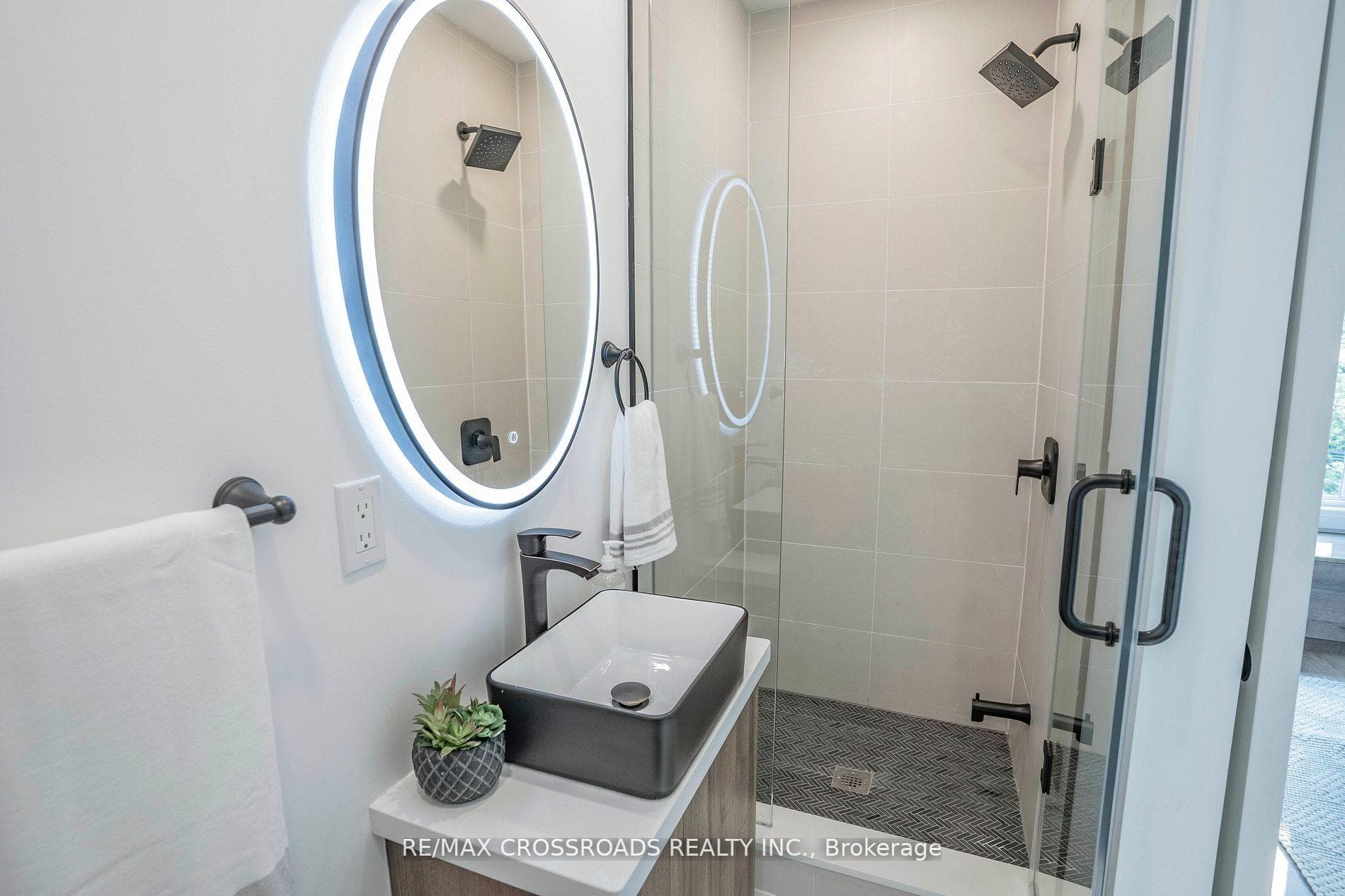 103 Dewhurst Boulevard photo 24