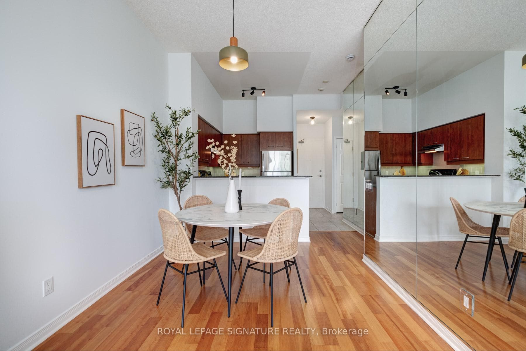 481 Rosewell Avenue Unit 511 photo 4