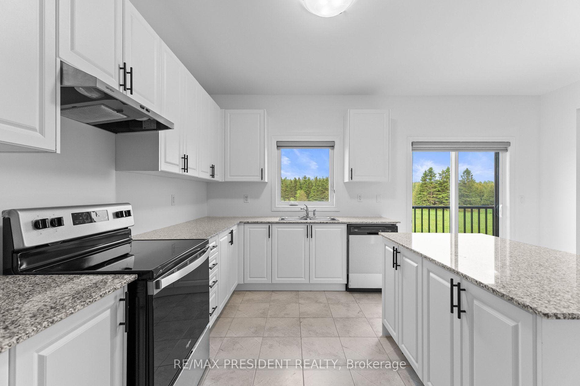 335 Russell Street photo 10