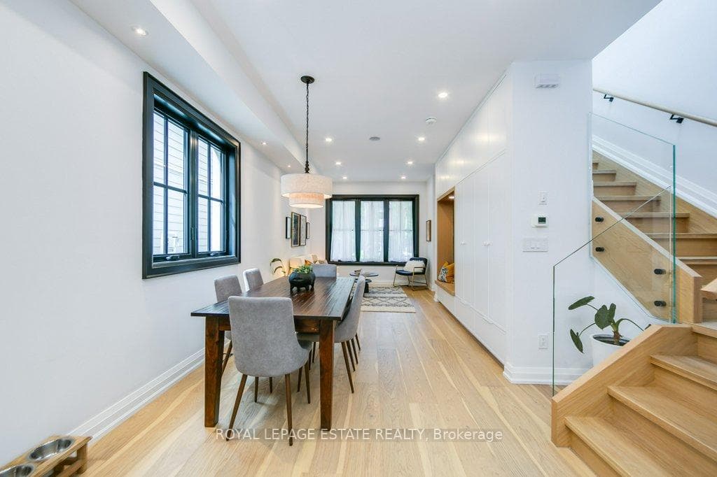 25 Herbert Avenue photo 9