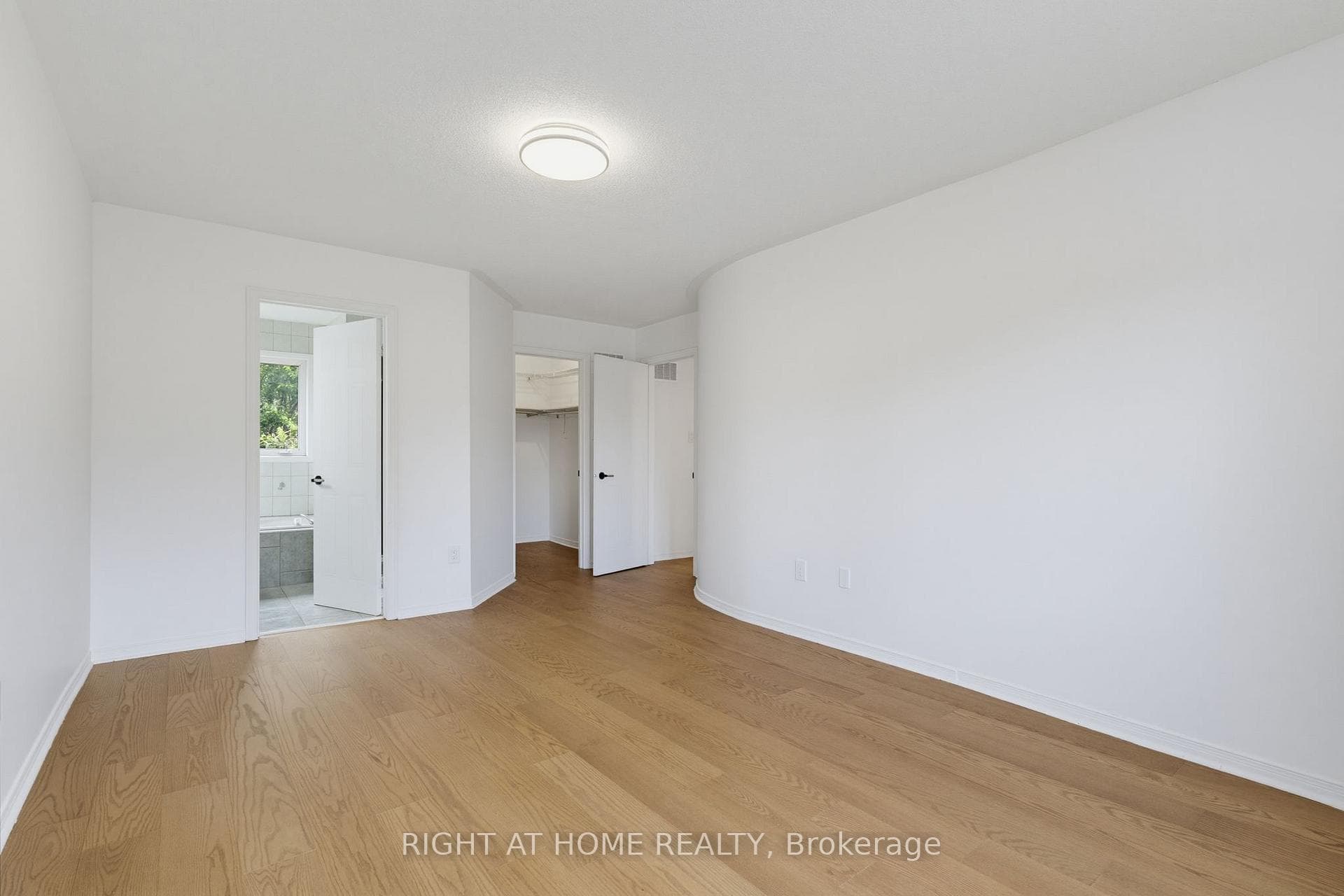 1087 Augustus Drive photo 25