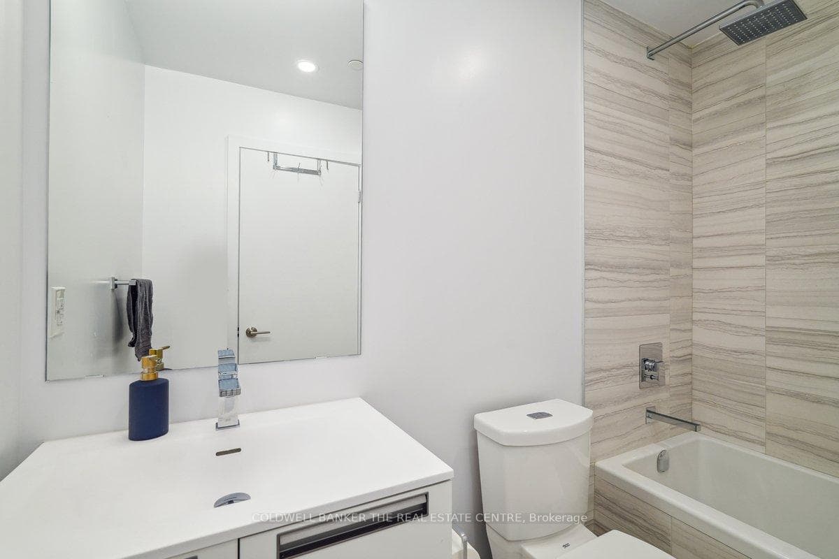 160 Kingsway Crescent Unit 307 photo 12