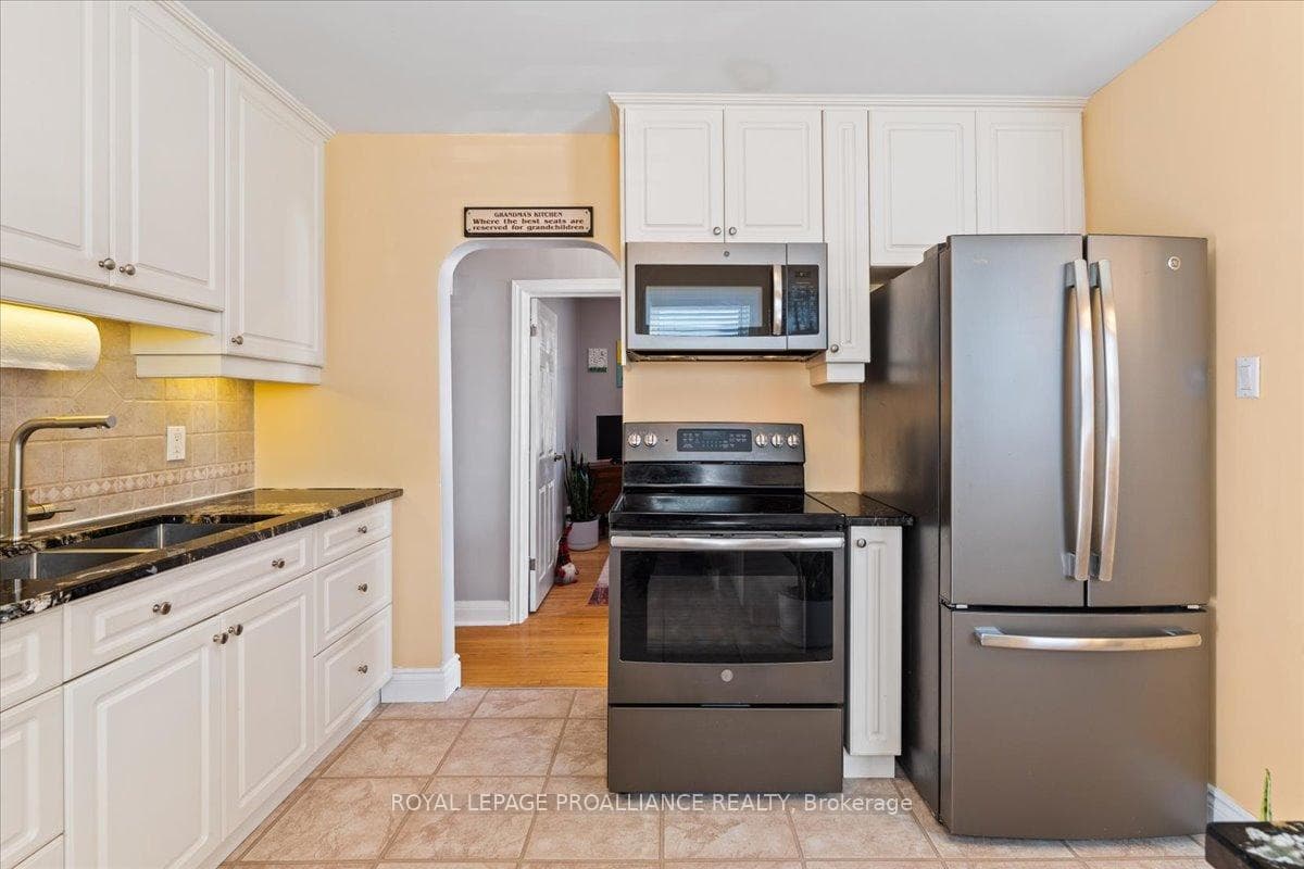 374 Bridge Street photo 11