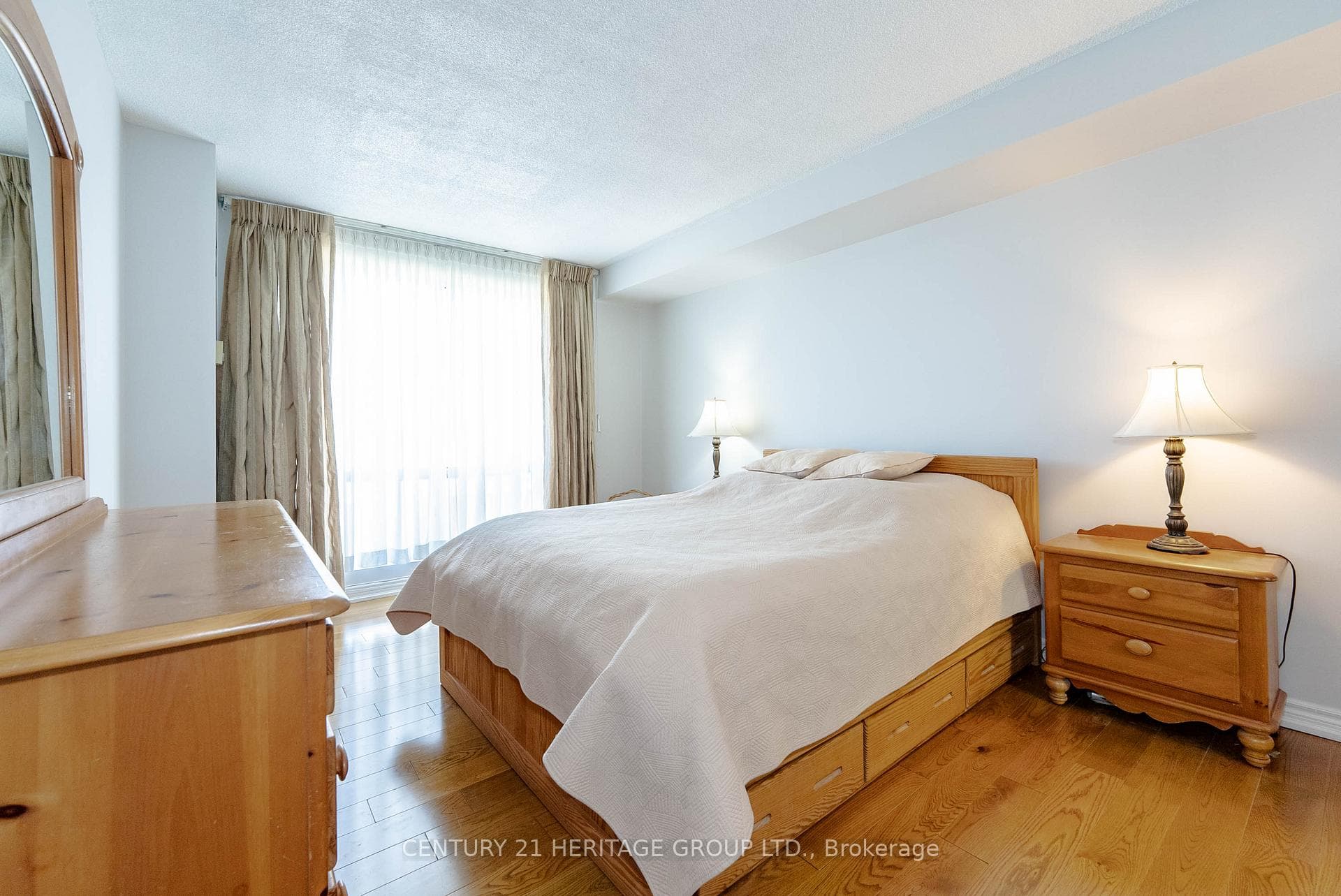 101 Subway Crescent Unit 211 photo 11