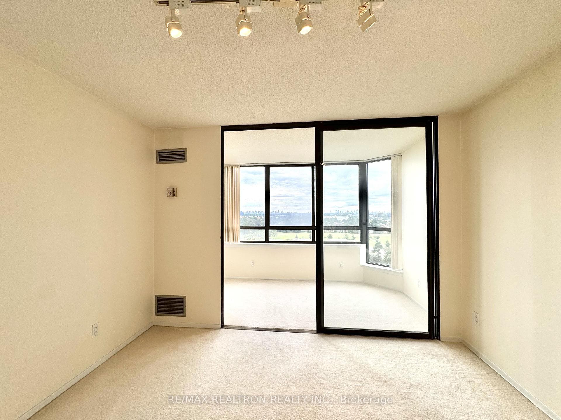 75 Bamburgh Circle Unit 1228 photo 19