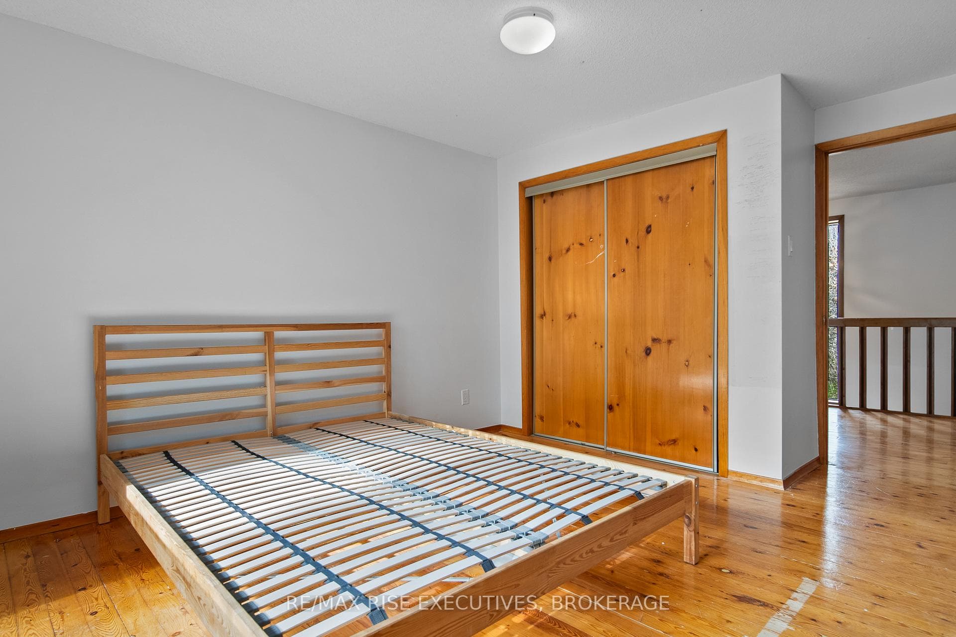 2336 Battersea Road photo 29