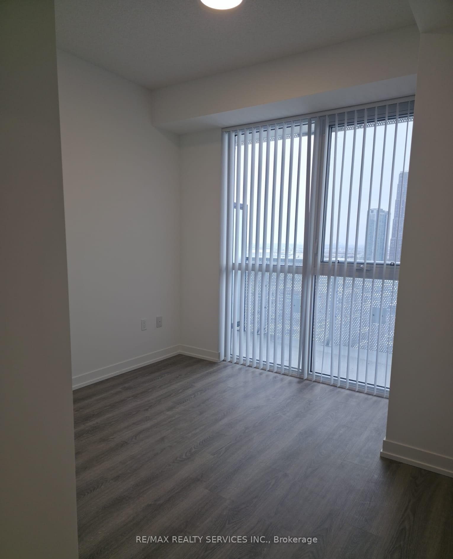 8 Interchange Way Unit 2008 photo 10