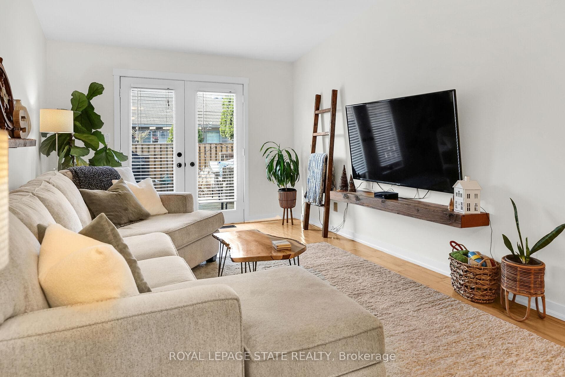4466 Michael Avenue photo 9