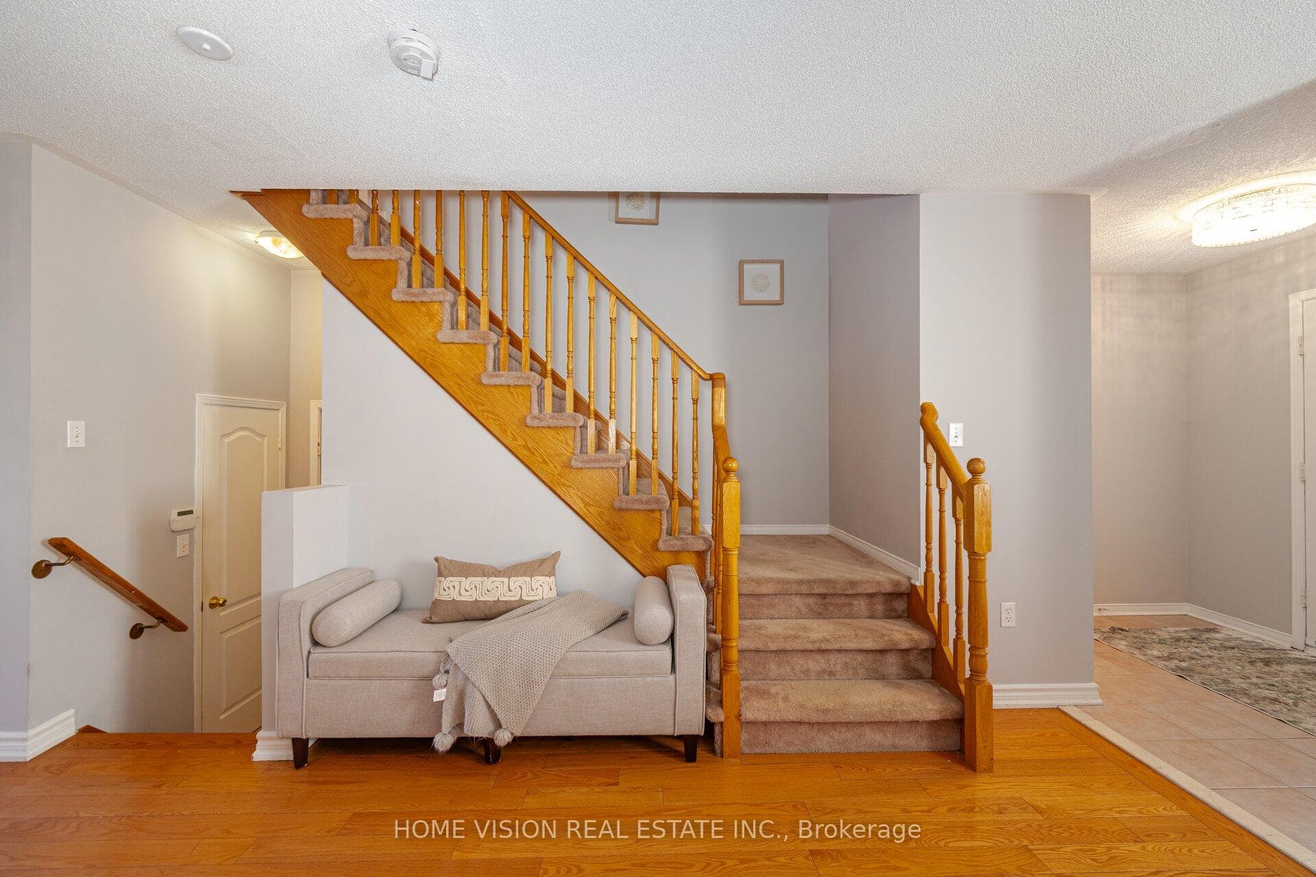 7071 Bannockburn Court photo 12