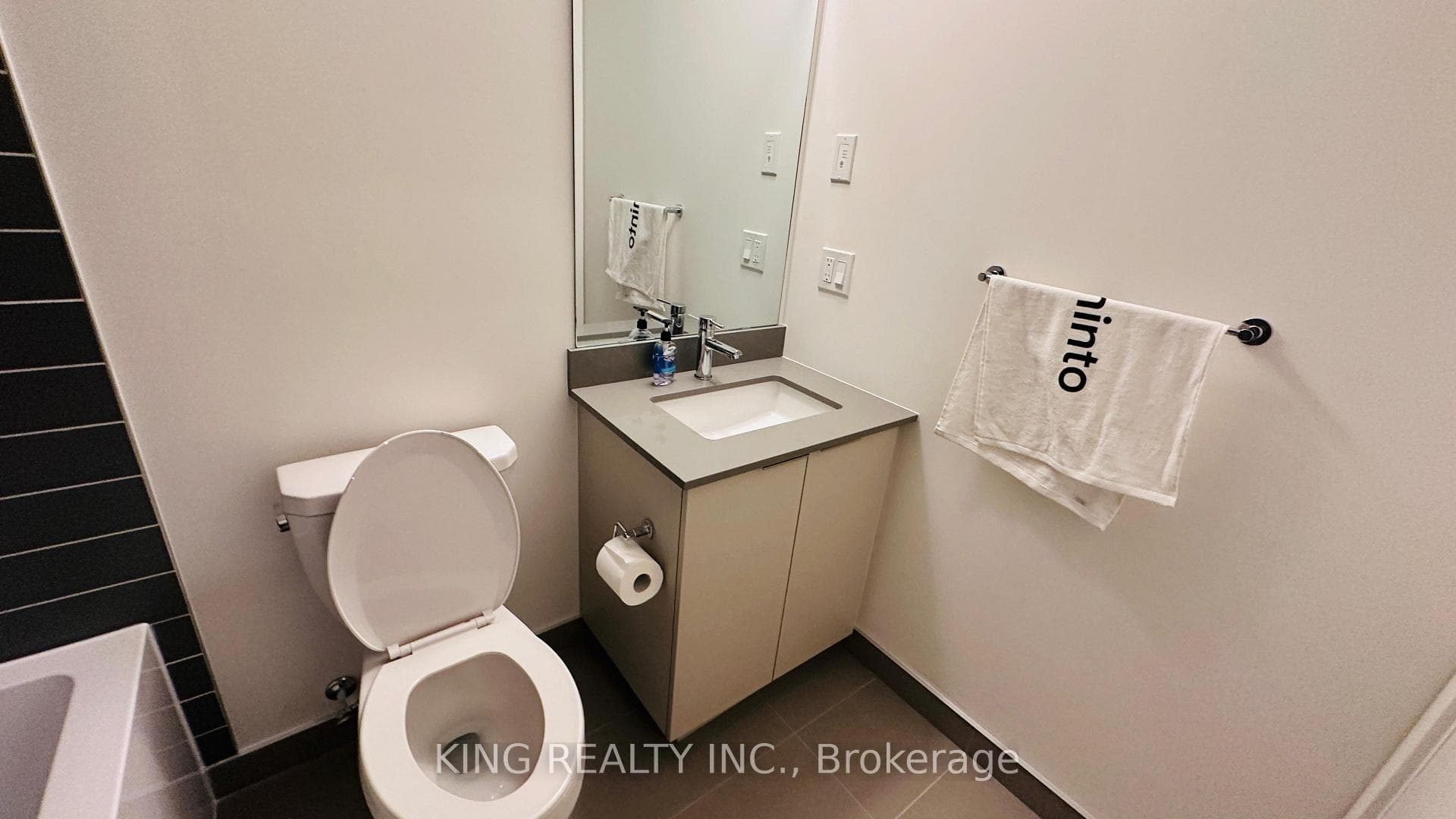 3079 Trafalgar Road Unit 1802 photo 21