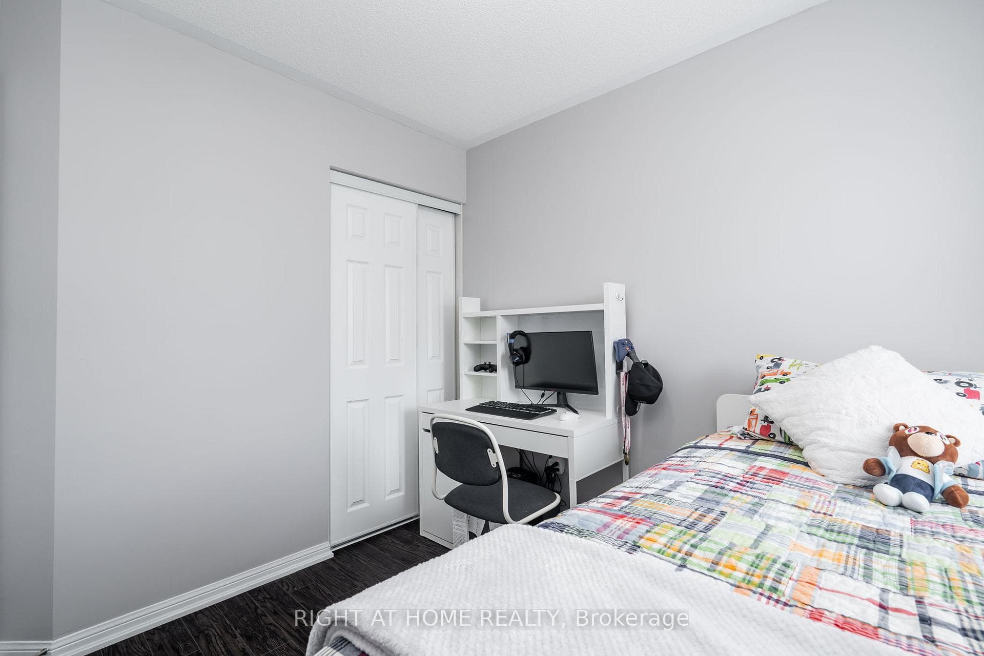 76 Vanhorne Close photo 38