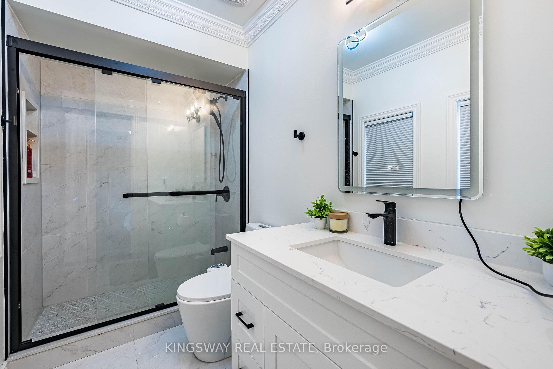 5969 RAYSHAW Crescent photo 33