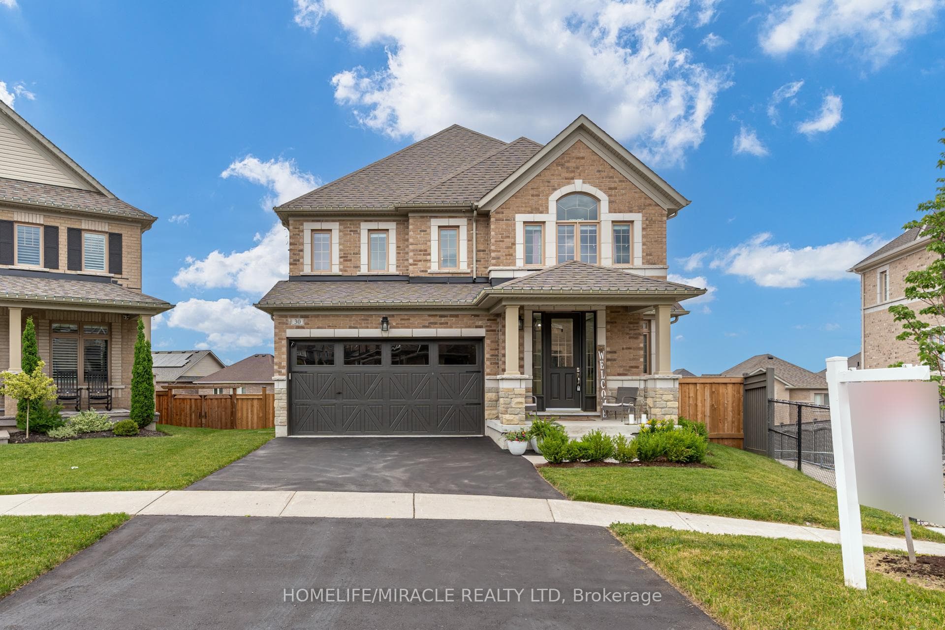 30 Atkinson Crescent photo 1