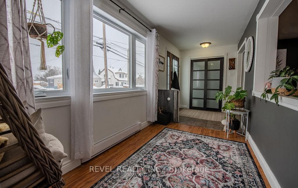 146 Elm Street photo 5