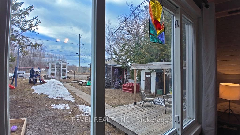 106 Devonshire Avenue photo 22