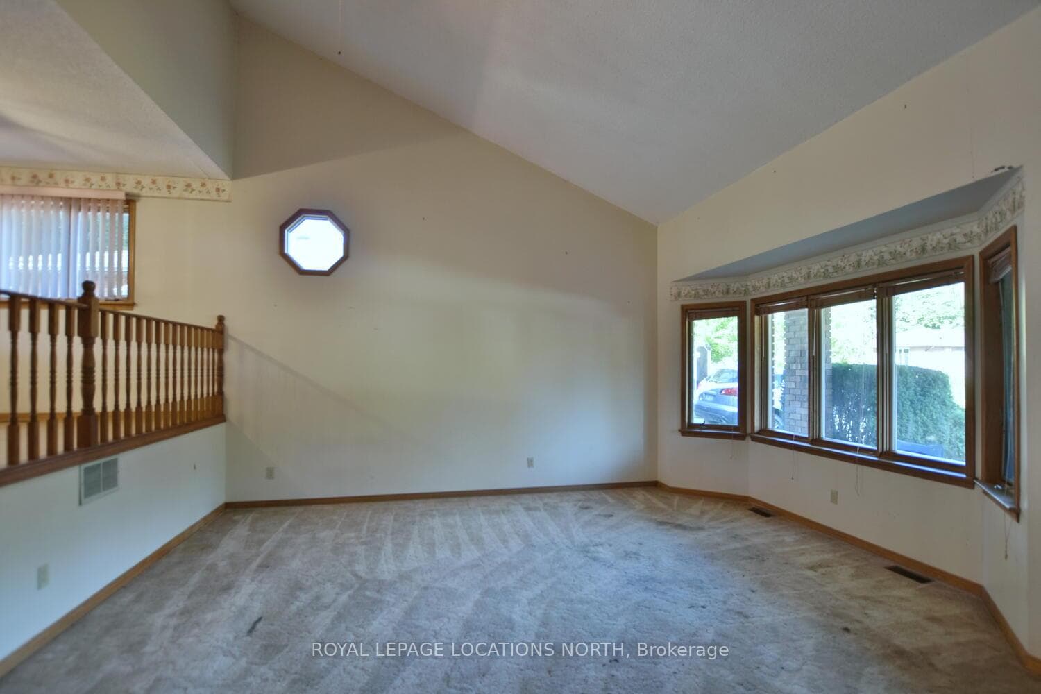 233 Simcoe Street photo 14