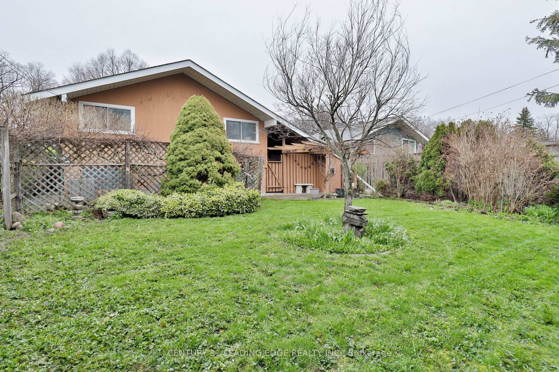 8 Oakley Boulevard photo 30