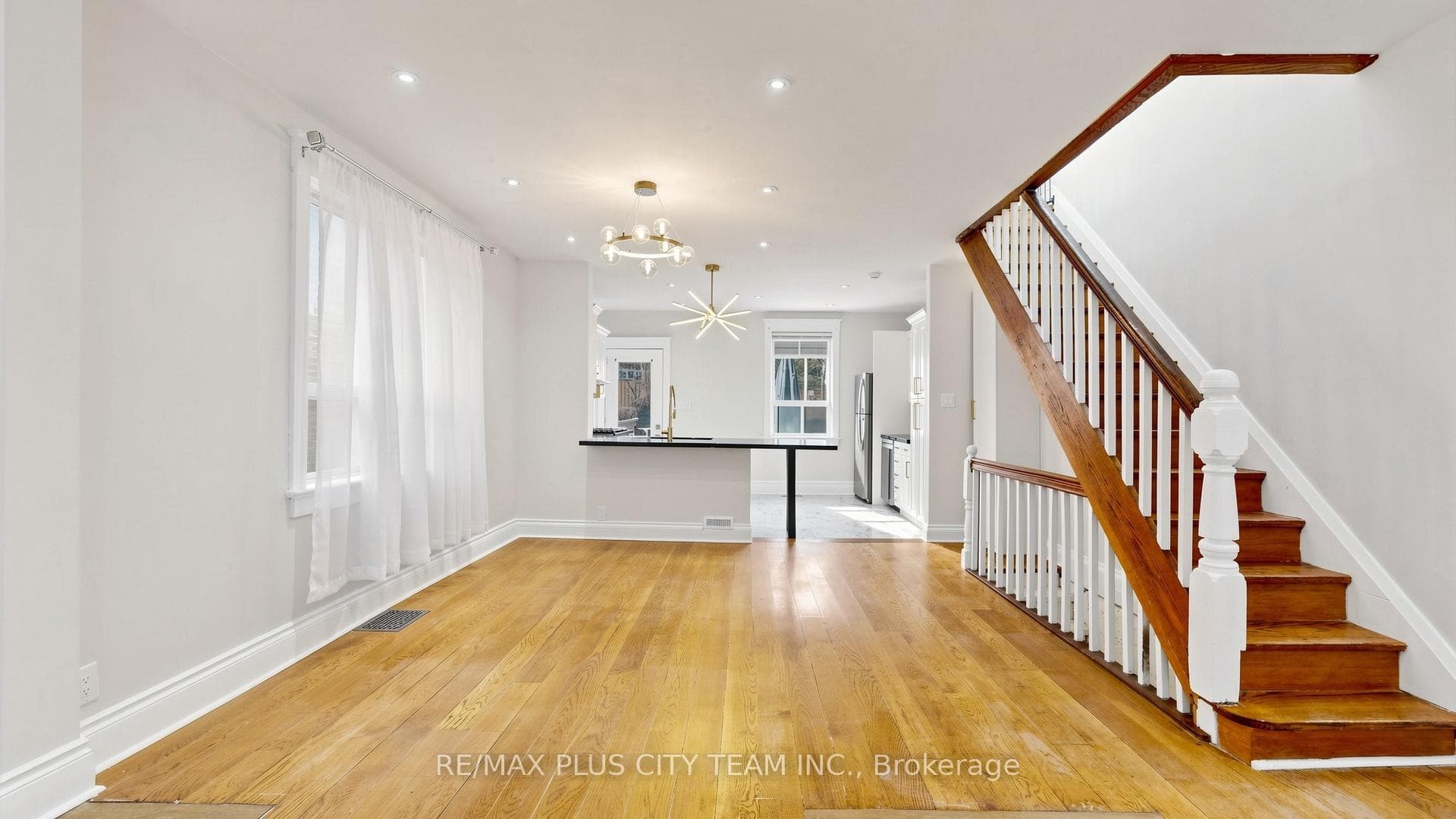 402 Woodbine Avenue photo 8