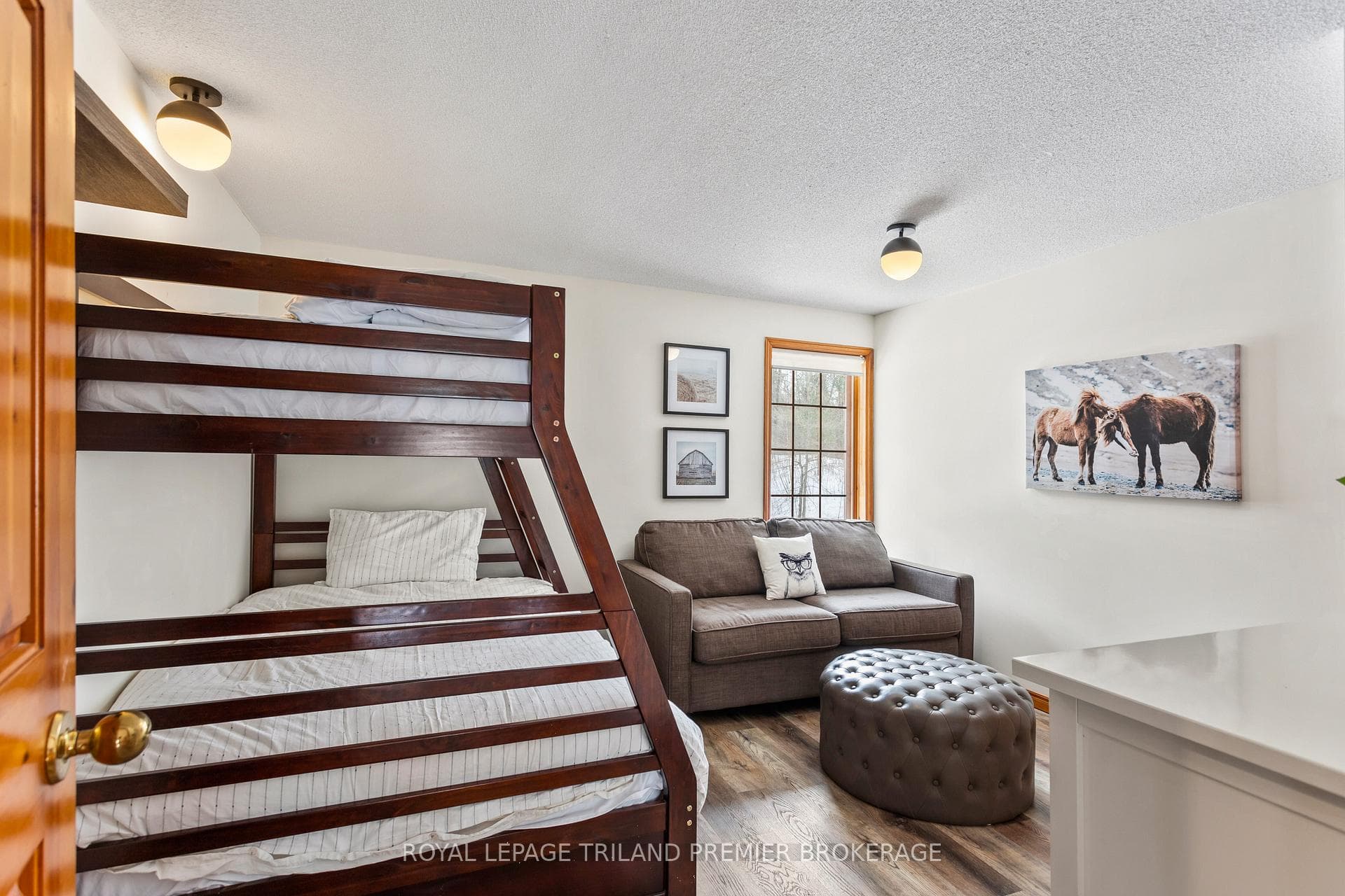 9936 ONTARIO Street photo 32