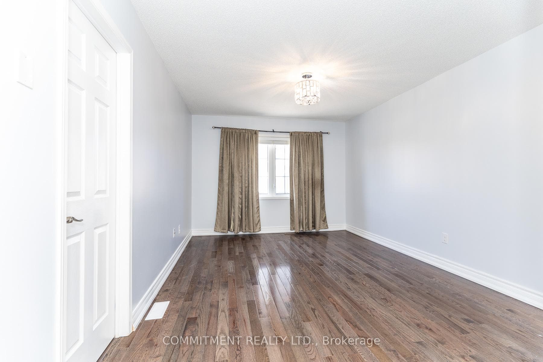 138 Barnham Street photo 29