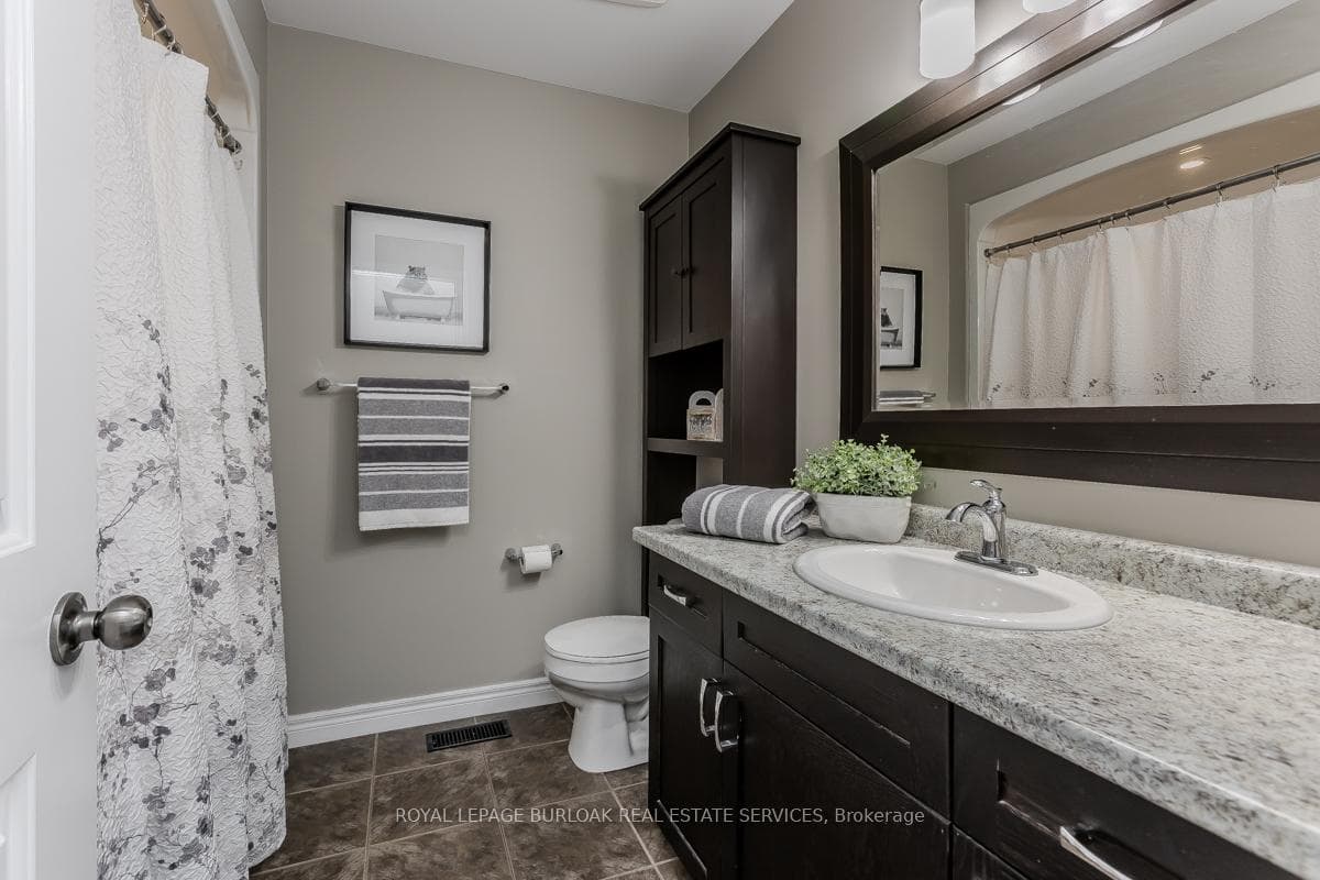 38 Tan Avenue photo 27