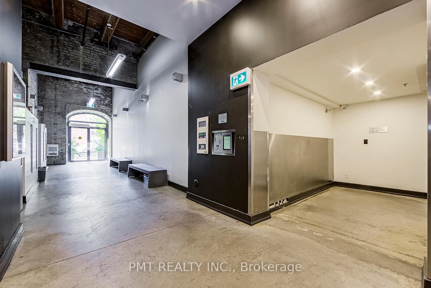 363 Sorauren Avenue Unit 211 photo 11