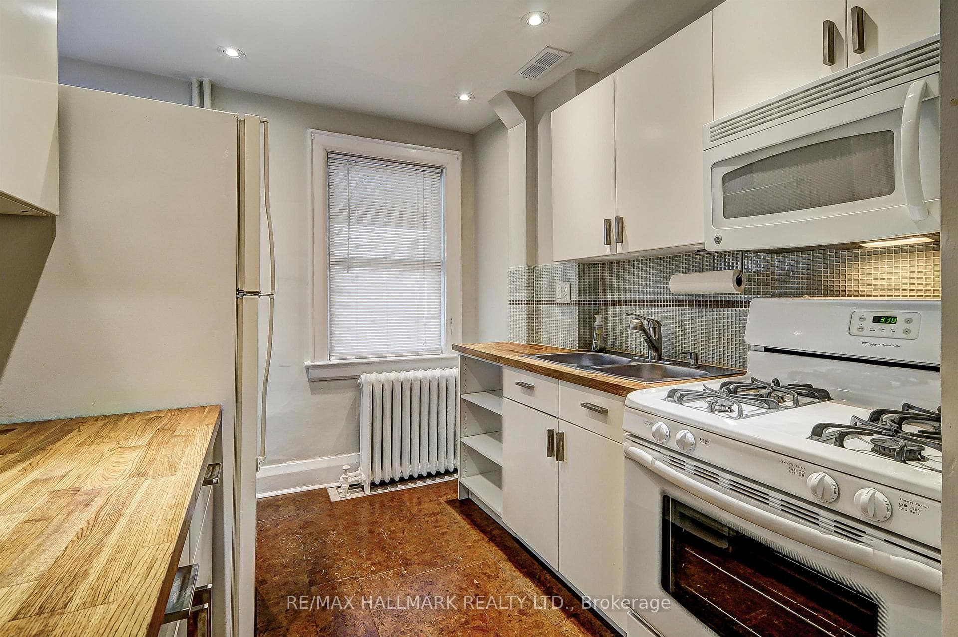 All appliances will be stainless steel.