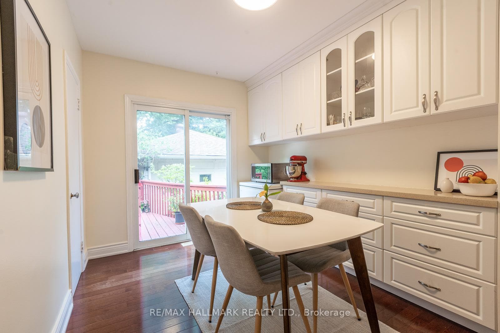 945 Pharmacy Avenue photo 9