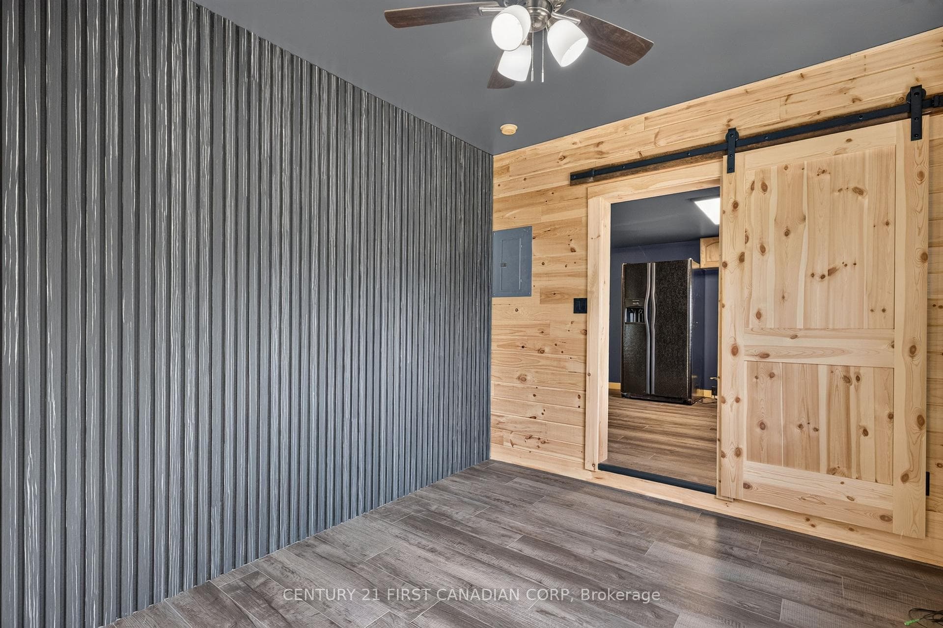 20847 Victoria Road photo 12
