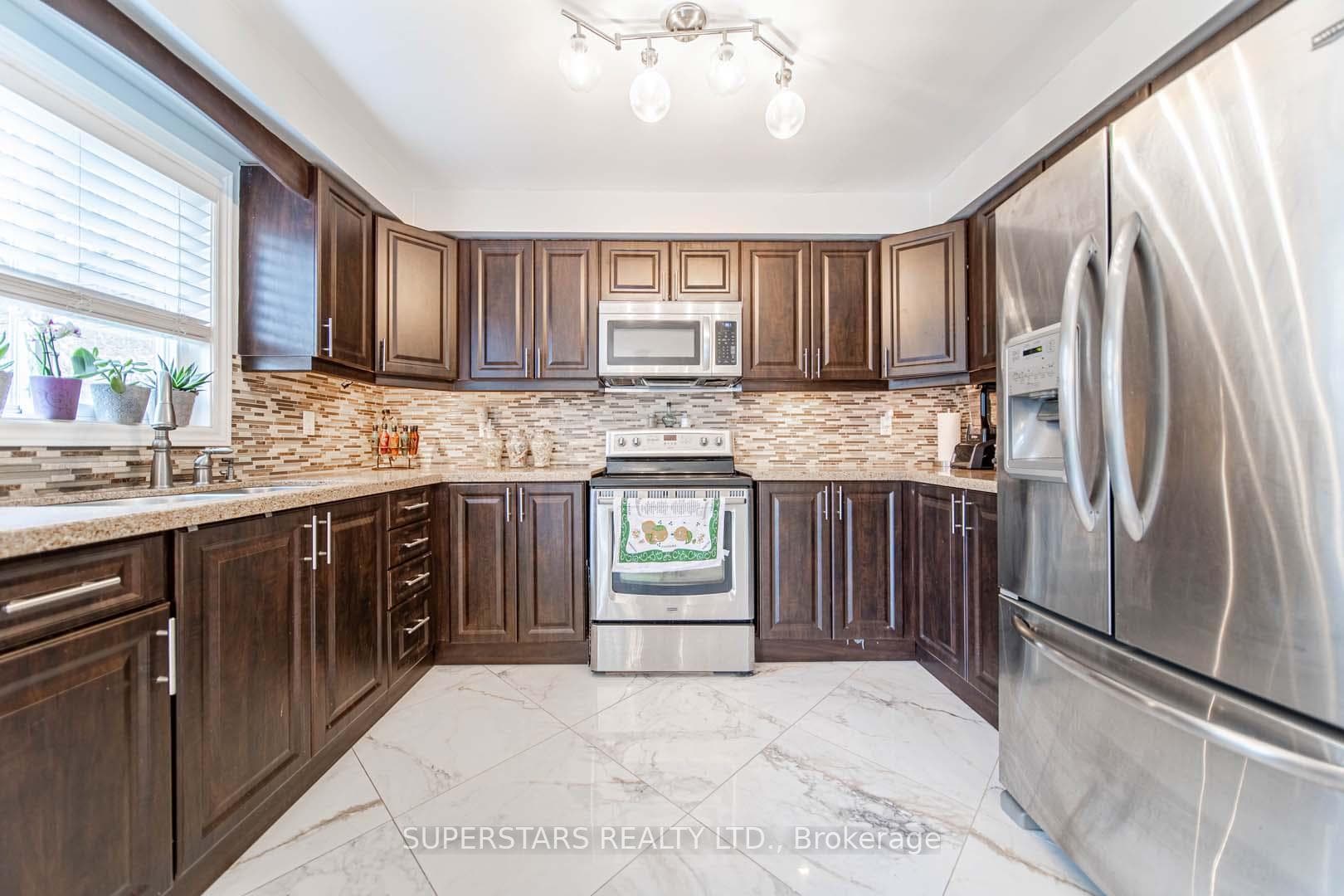 748 Morrish Road photo 12