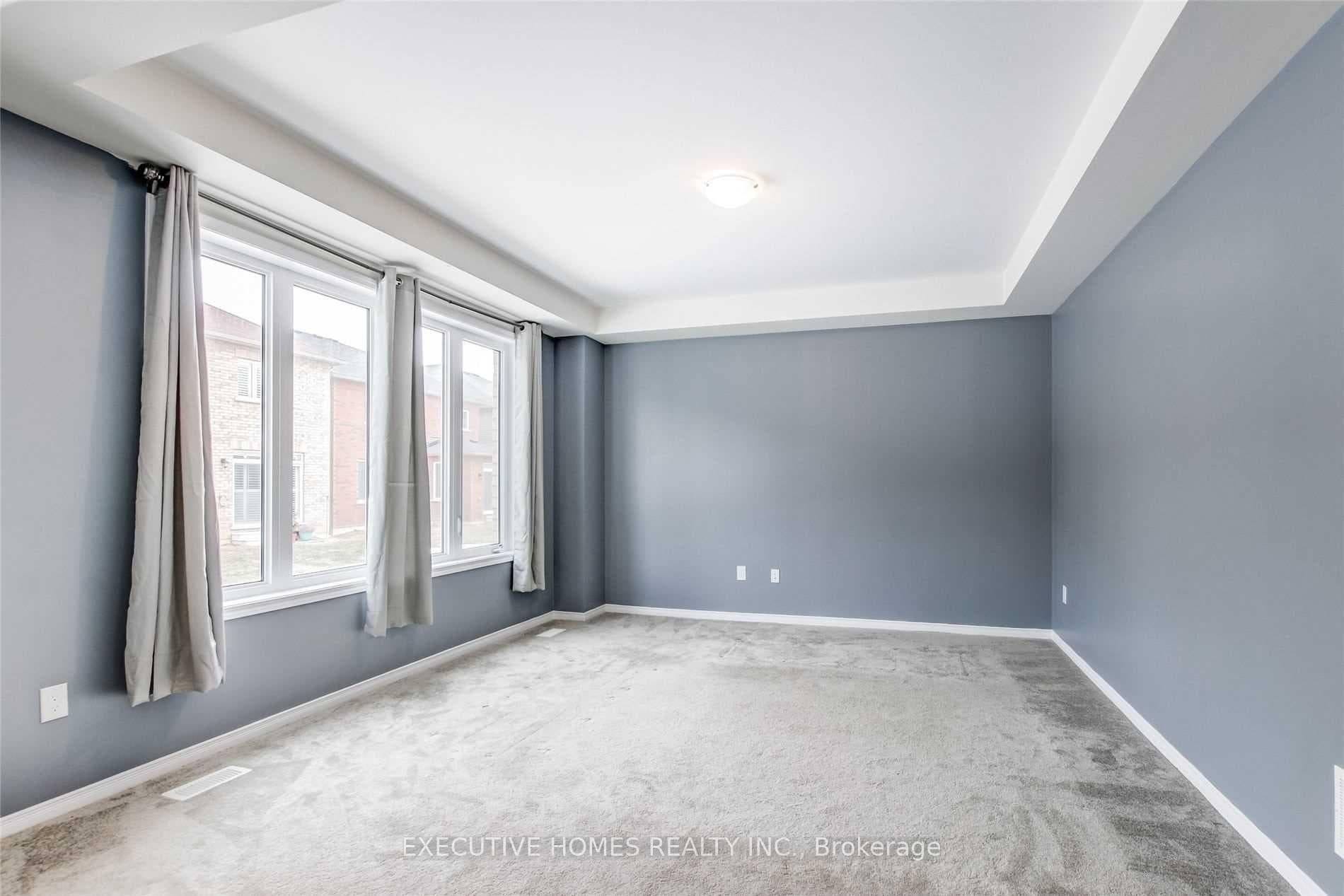14 VAUGHN Drive photo 8