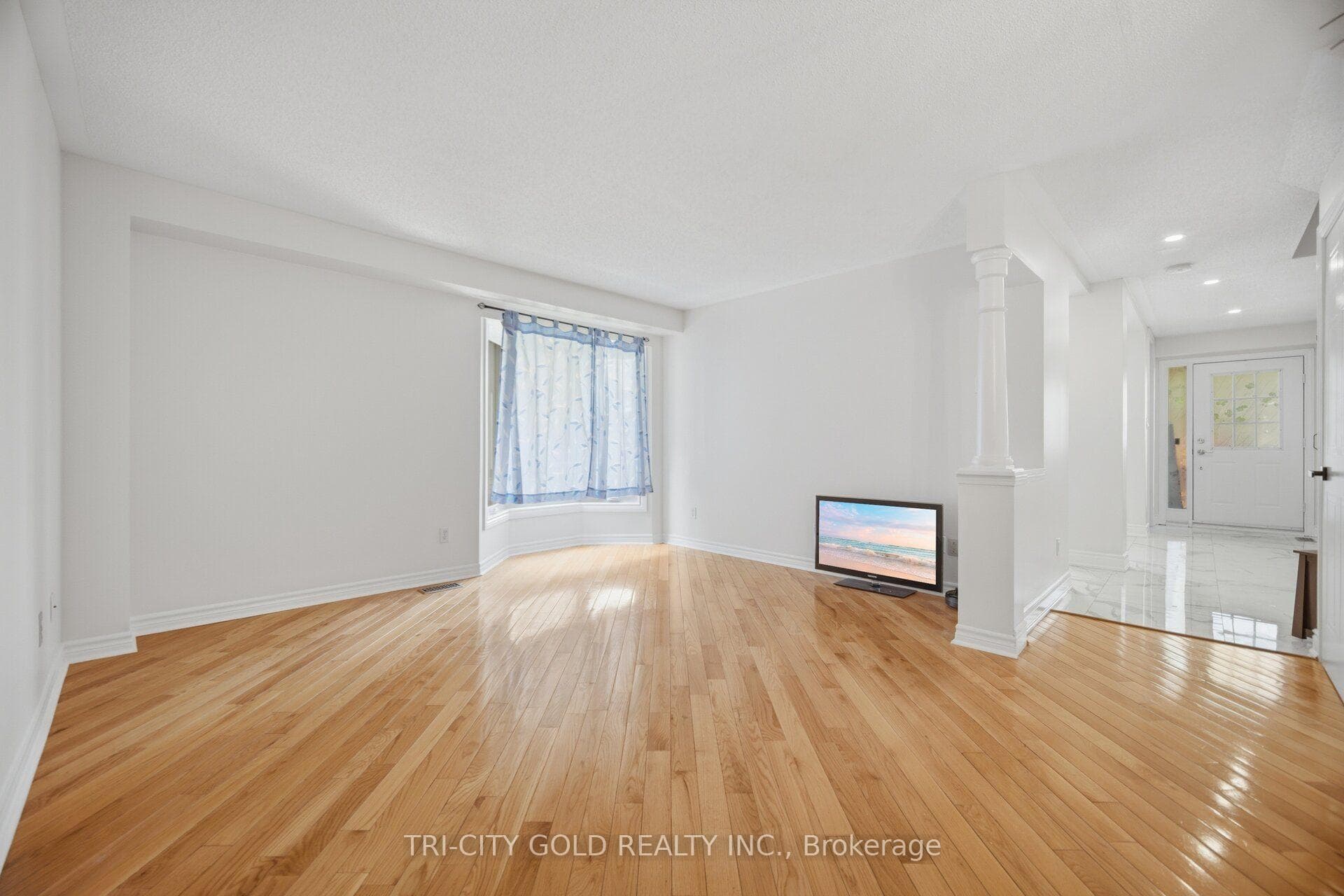 111 Chipmunk Crescent photo 18