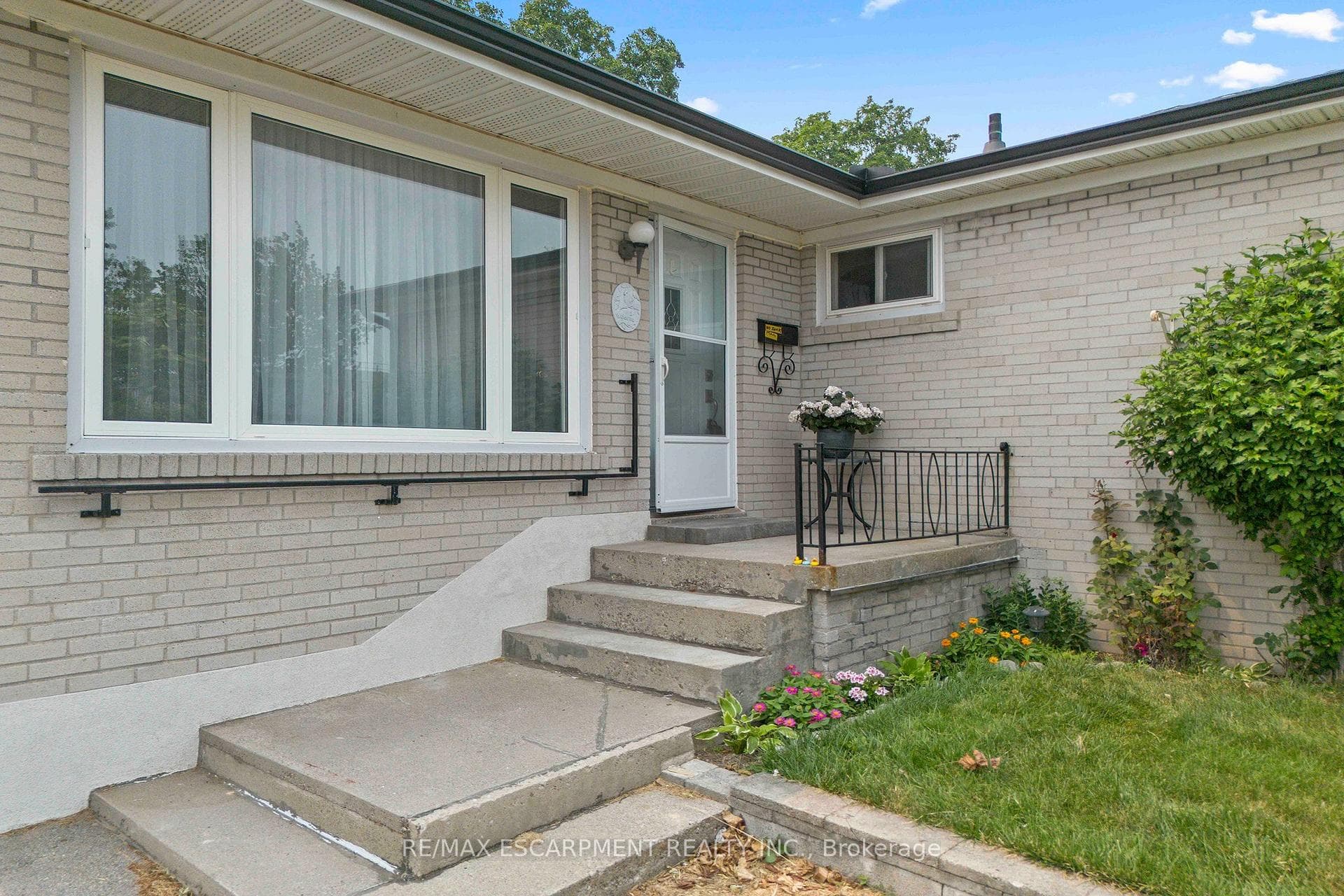 1272 Kelly Road photo 3